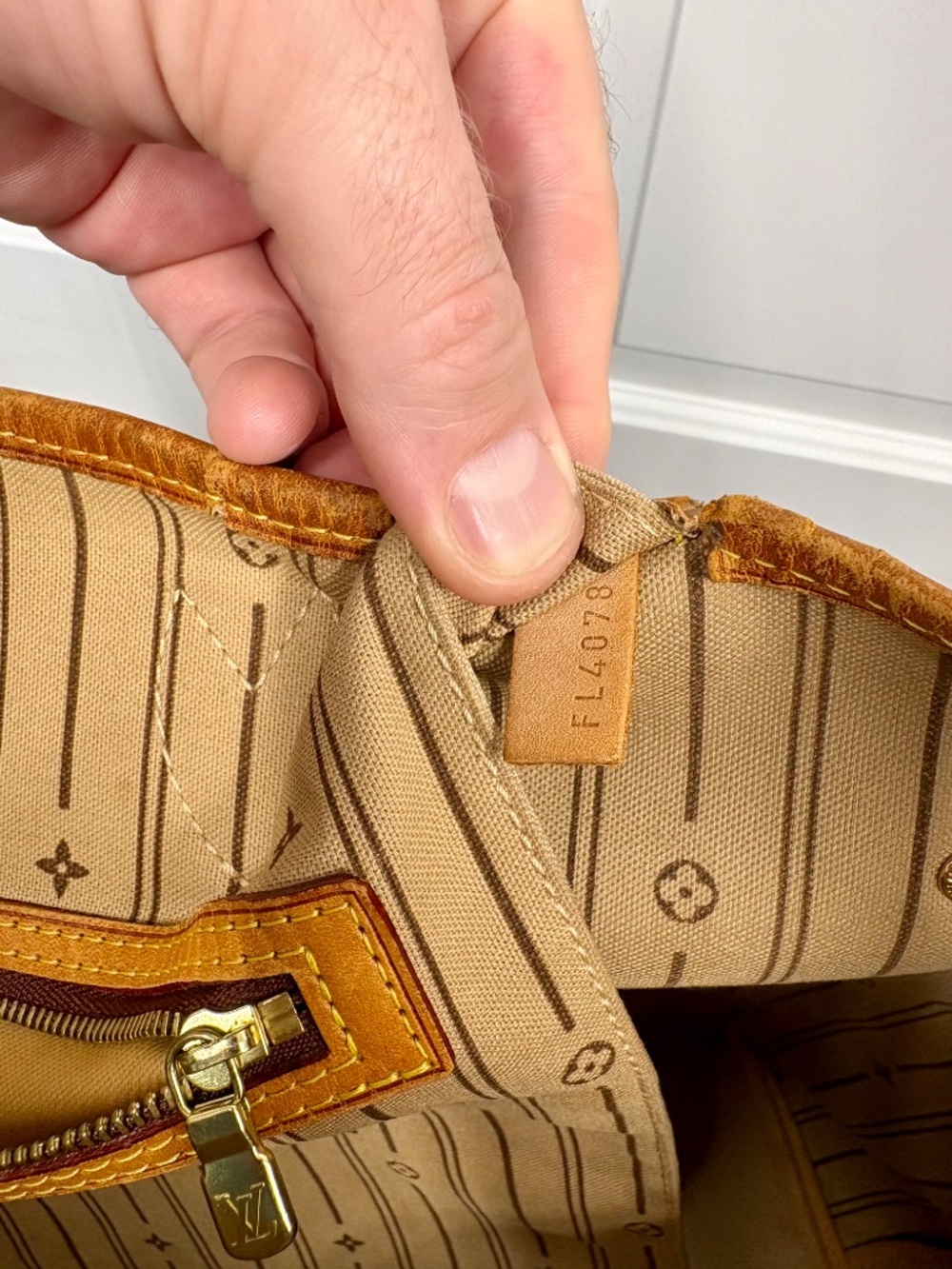 Louis Vuitton Monogram Neverfull GM - Picture 13 of 14